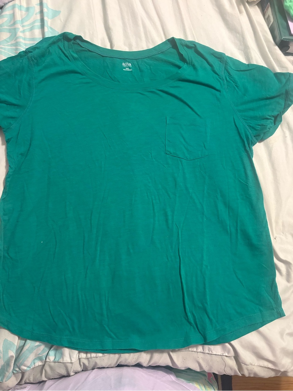 a.n.a Women's green Short-Sleeve Pocket Tee